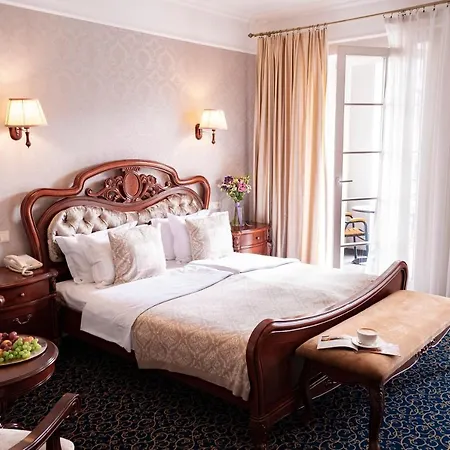 Kavalier Boutique 4* Lviv